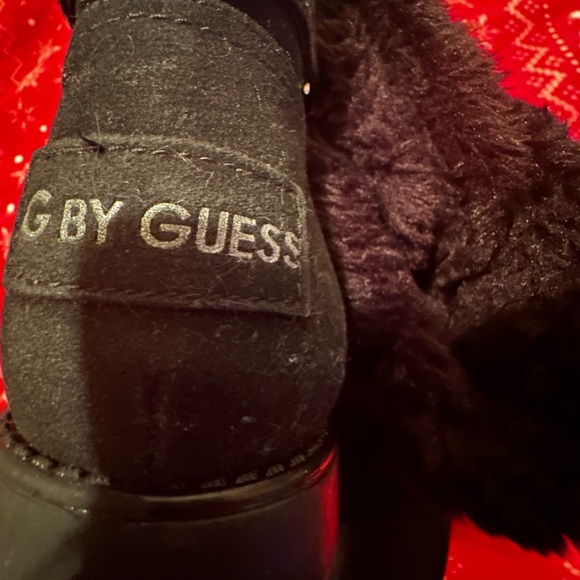 GUESS - Picture 3 of 5